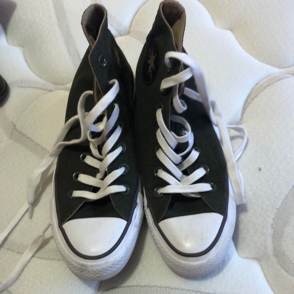 Brand new olive green converse